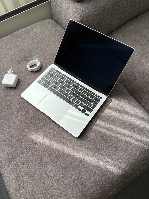Apple Macbook Air 2020 M1 Перфектен