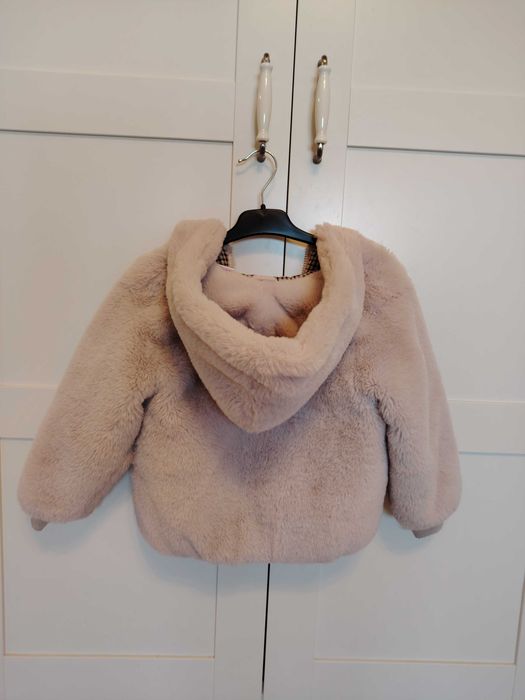 Haina blana fetița Zara