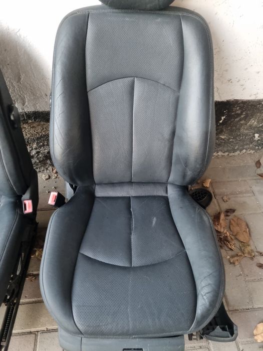 Пара передних сидение w211