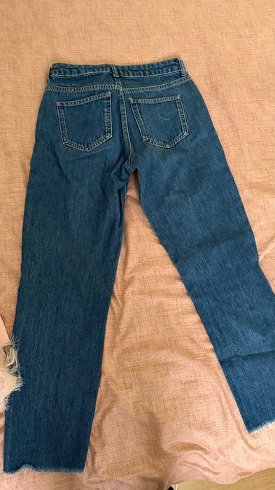 Розова риза с пера, дънки Calvin Klein