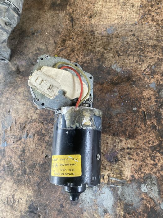 Моторче предни чистачки за пежо партнер ситроен берлинго