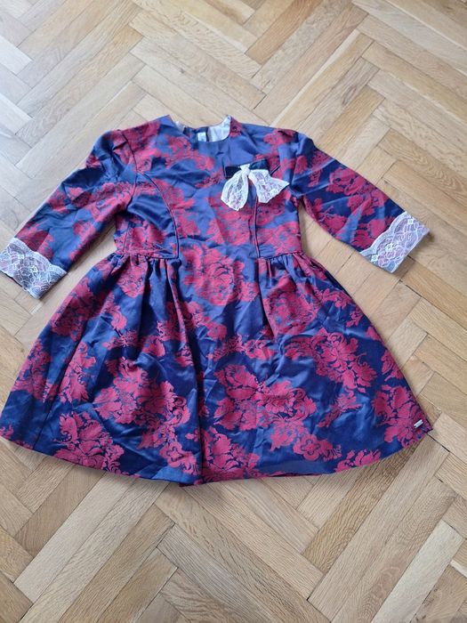 Испанска официална рокля, носена веднъж