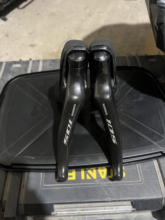 Manete 2x11 Shimano 105