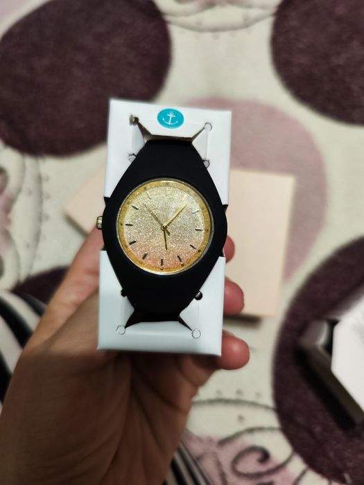 Новые часы Avon ..