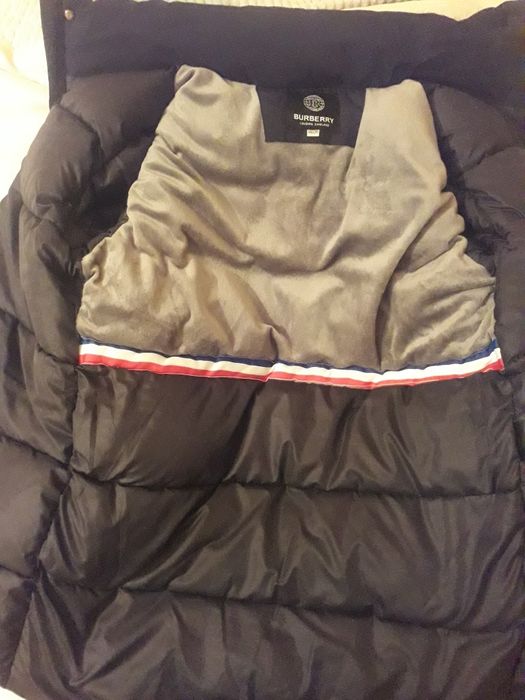 Продам куртку детскую