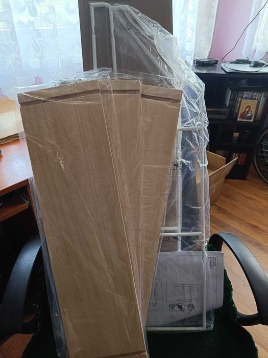 Метални стенни етажерки