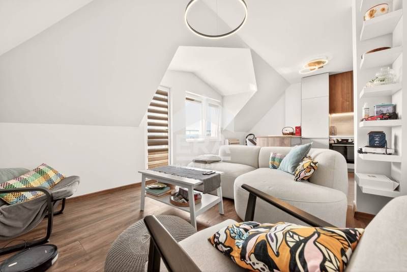 Продава се Тристаен апартамент в Варна, Лятно кино Тракия - 95 кв.м за 1737 €/кв.м - Снимка #3