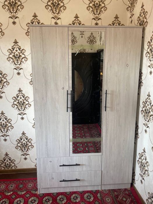 Shkaf sotiladi dastafka ustanovka bepul