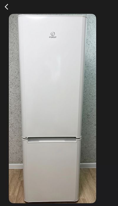 Продам холодильник Indesit