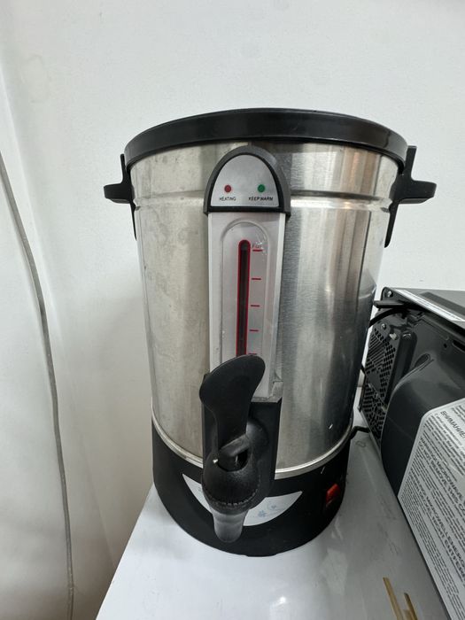 Диван, холодильник, микроволновка, боллер