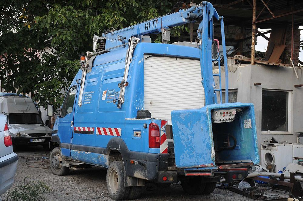 Nacela PRB RENAULT Mascott 2006 motor Iveco 2.8dCi 130 CP 6 tepte brat 13.5 metri cat. B, omologata inmatriculata ofer fiscal