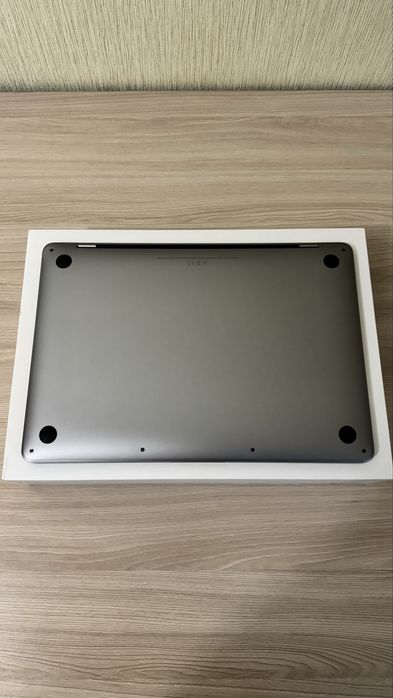 MacBook Pro M1 8Gb/256Gb 2020, 13.3" Touch Bar, Touch ID