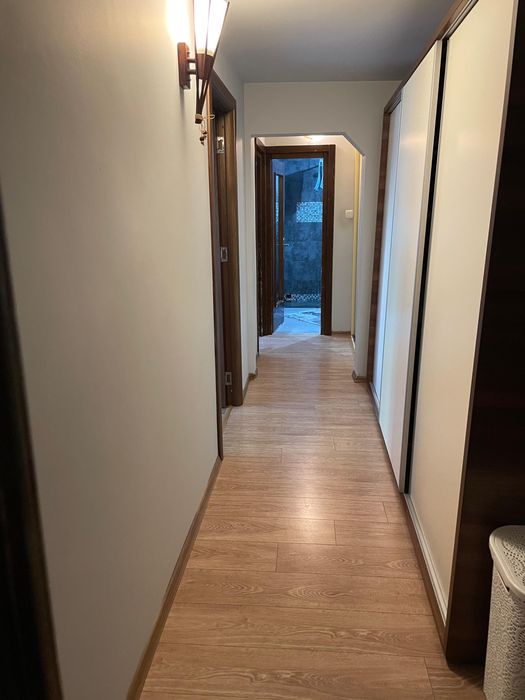 vand apartament cu 2 camere, etaj 3
