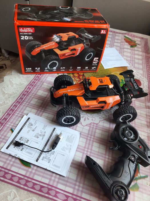 Радиоуправляемый гоночный автомобиль