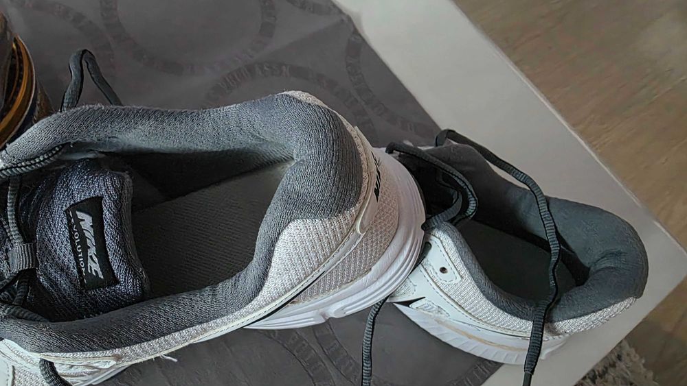 Оригинални маратонки Nike