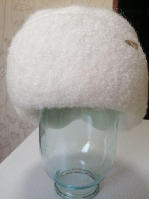 Женский головной убор