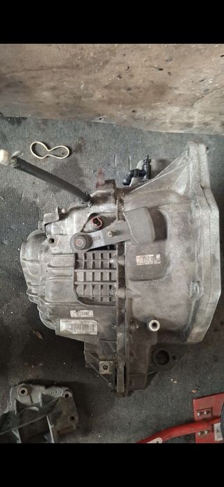 Cutie viteze manuala 6 trepte Renault trafic 1.9  dci  Opel vivaro