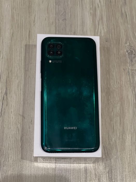 Продаю б/у Huawei P40 lite в отличном качестве