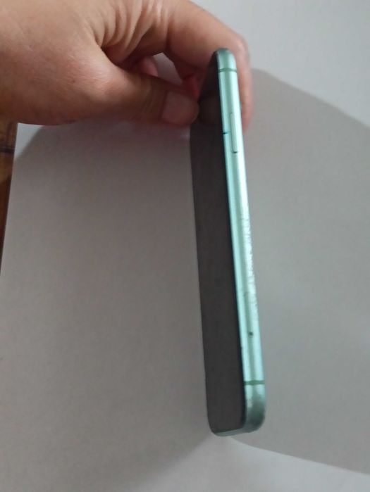 Продам iphone 11 б/у, требуется ремонт