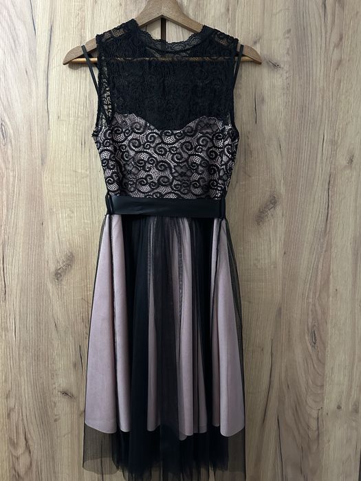 Rochie elegantă de ocazie, dantelă și tul, neagră și nude