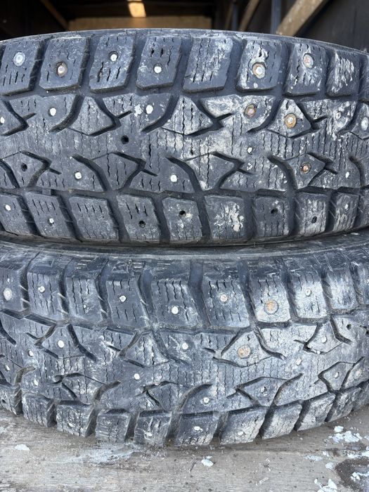 Продам покрышки на 16