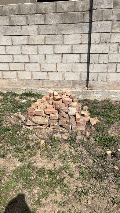 Кирпич даром, немного