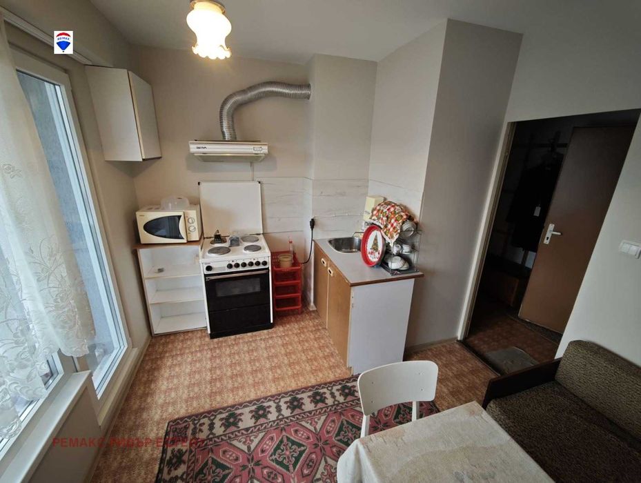 Дава се под наем Едностаен апартамент в Русе, Център - 48 кв.м за 248.88 € - Снимка #2