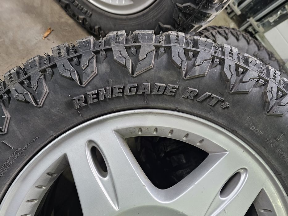 Гуми за офроуд - 265/60/18 - RADAR Renegade R/T