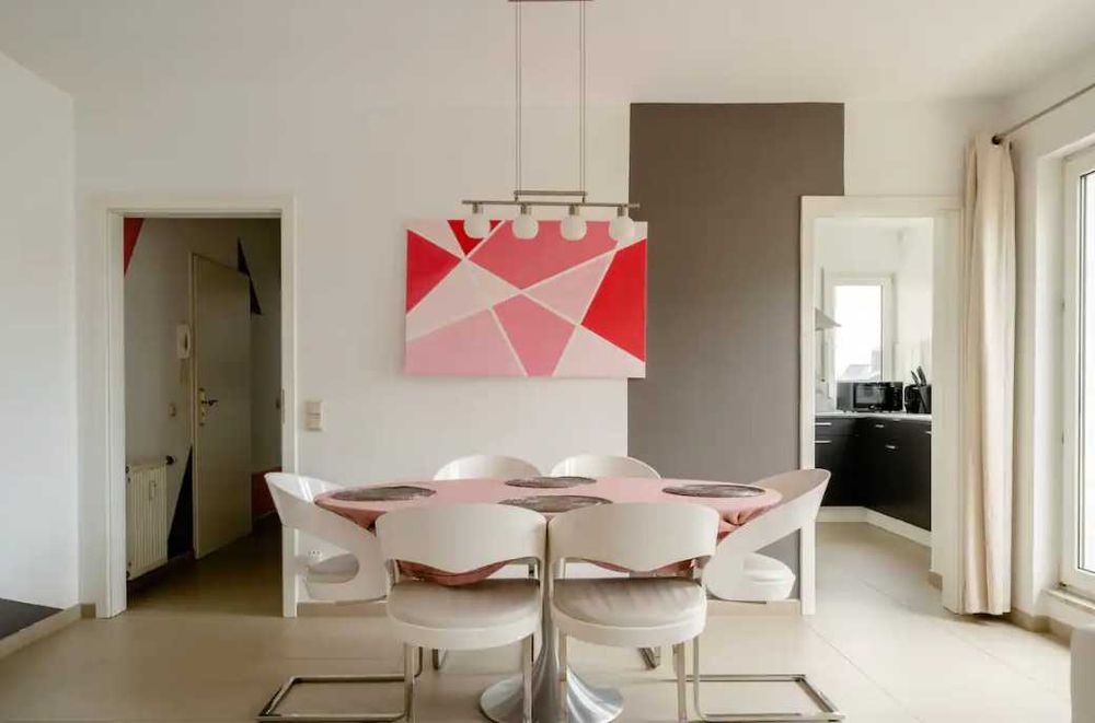 Дава се под наем Двустаен апартамент в Пловдив, Тракия - 65 кв.м за 341.7 € - Снимка #2