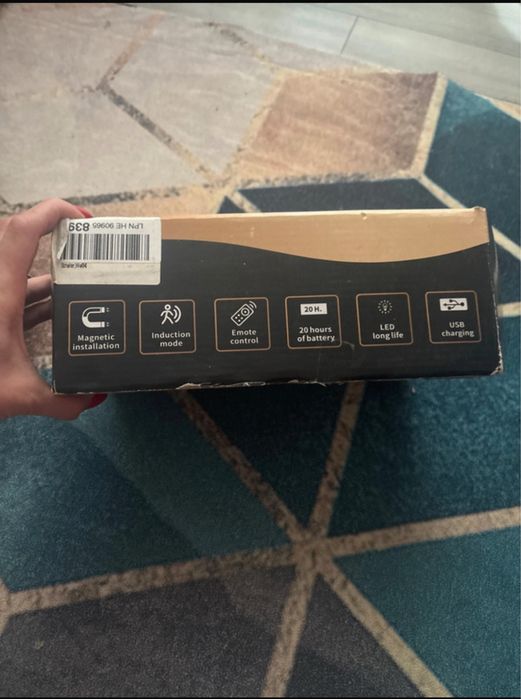 Aplica pentru perete