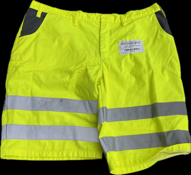 Salopete de munca second hand tricouri pantaloni scurti pantaloni