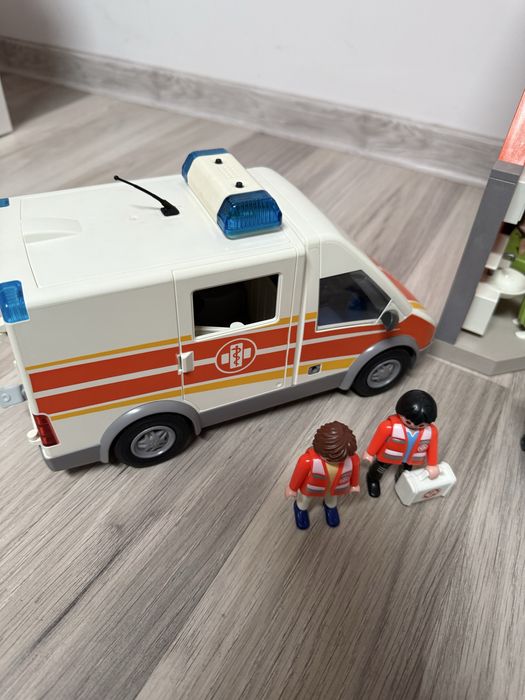 Vând spital PLAYMOBIL