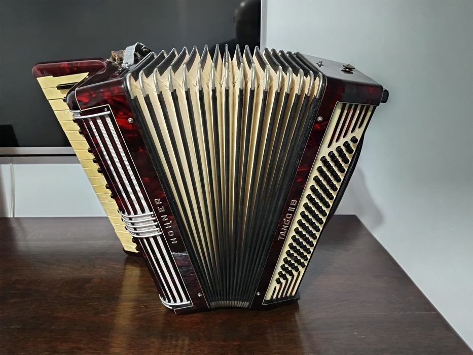 Vând Hohner vergele Tango 2 impecabil acord 8/70