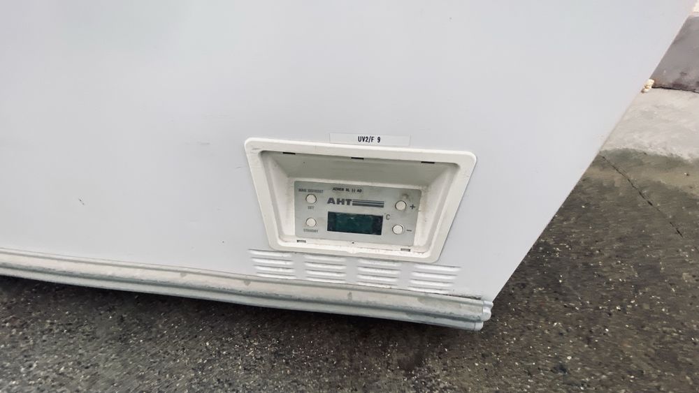 Холодилник для тортов и пероженых