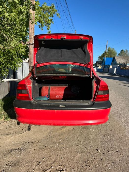 Машина opel vectra