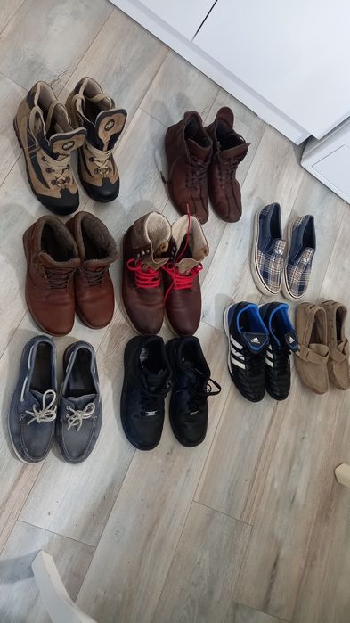 Обувки номер 41/42 цената е за всичките обувки 120лв.