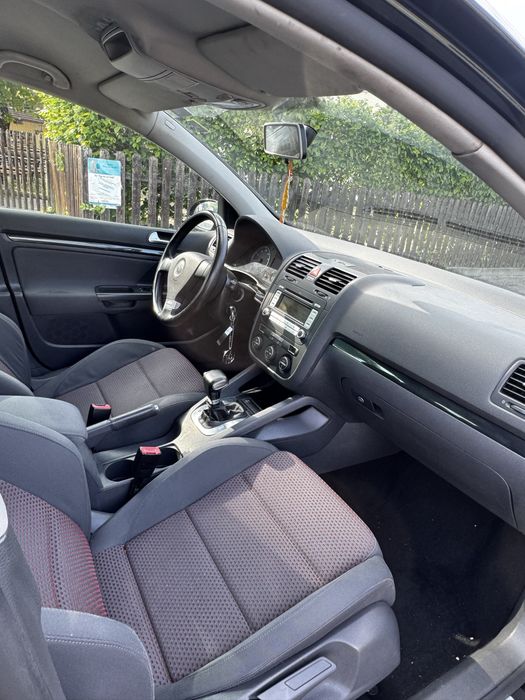 Golf 5 modelul R-line