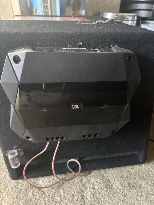 Subwoofer auto JBL plus amplificator