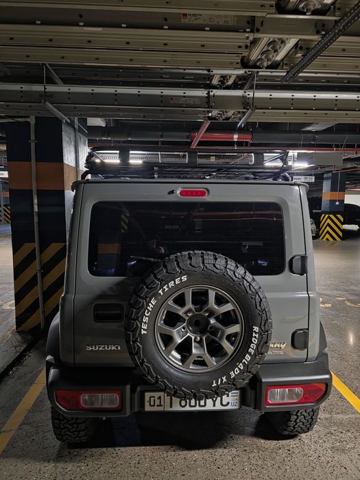 Продается Suzuki jimny 2024г,пробег 14.000