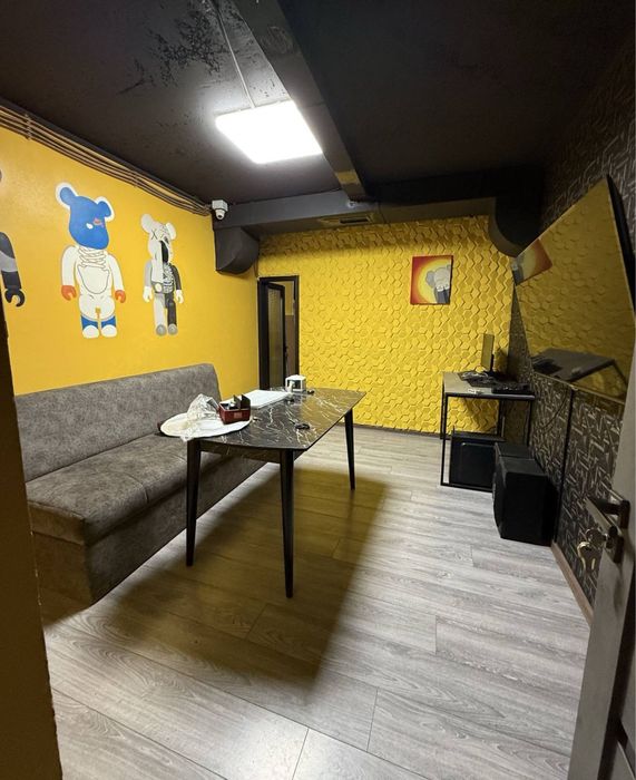 Аренда под офис 5 минут от метро Айбек С Мебелью, 9 комната 2500$ !