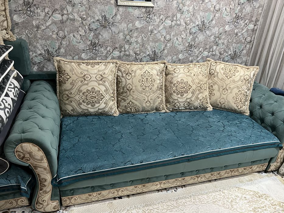 Продам диван , в хорошем состоянии .