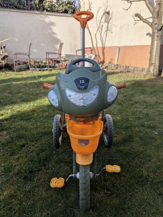 Vând tricicleta copii