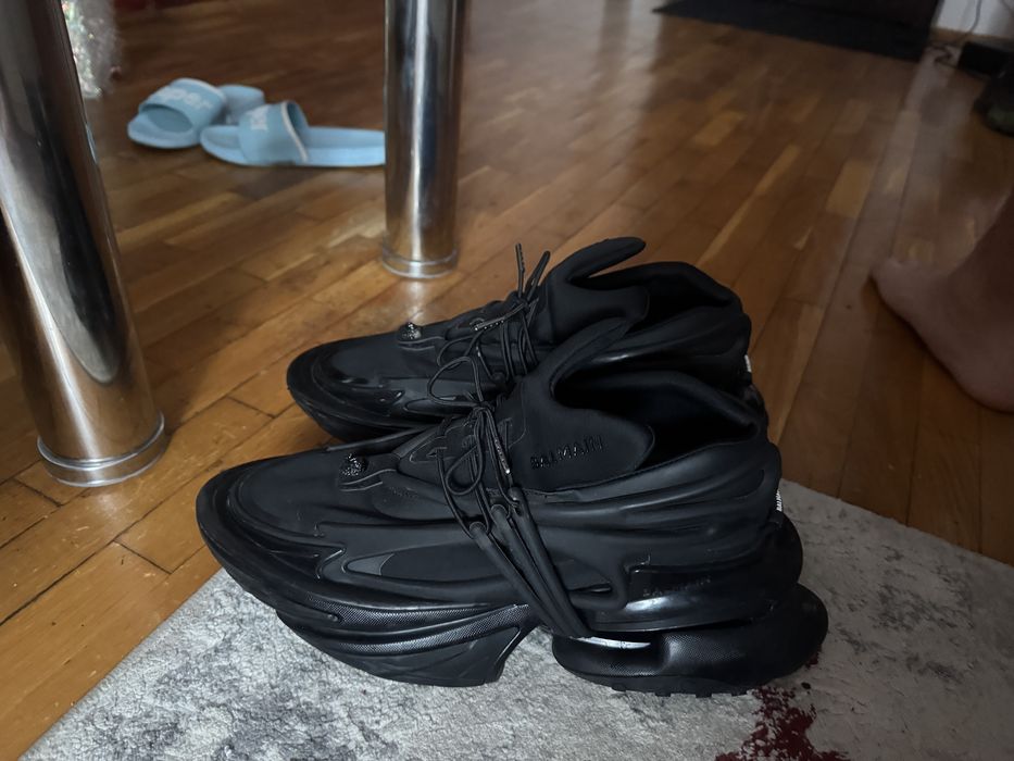 Balmain unicorn black