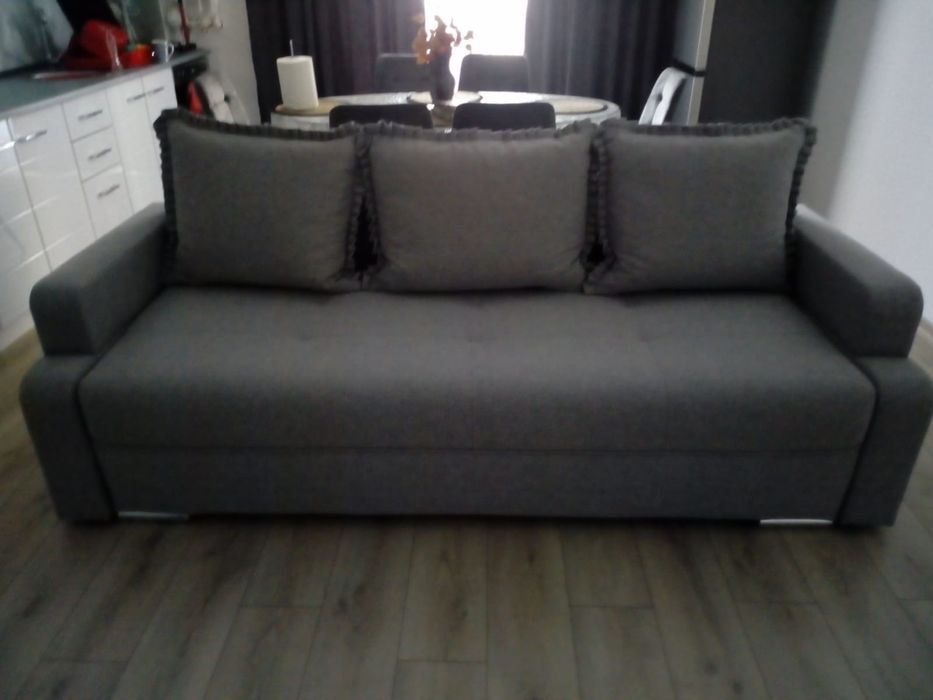 Vând dulap nou 4 usi