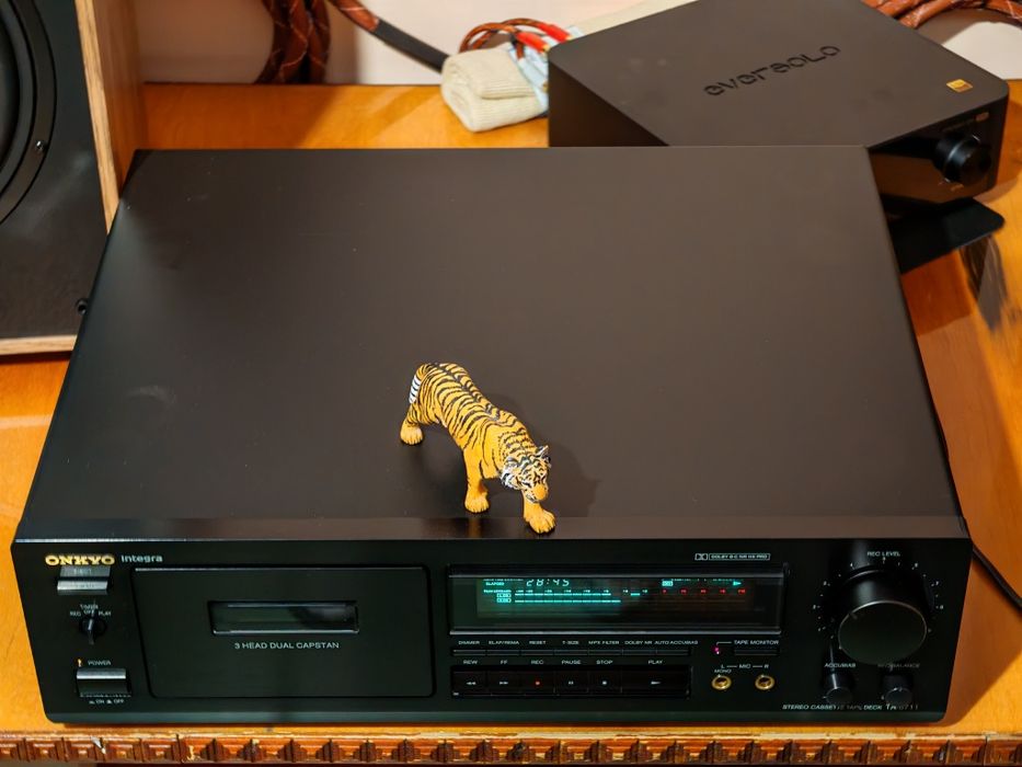 Jupânul ! Onkyo Integra series TA-6711. Cap serie. Ca nou !
Foto