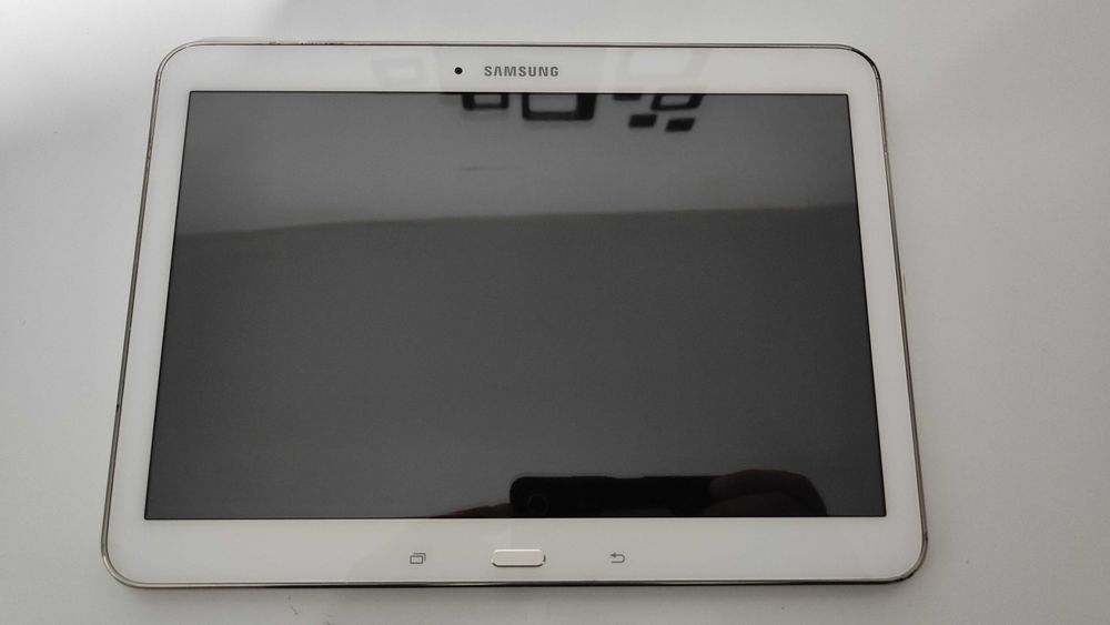 Tableta SamsungTab A T590 baterie defecta  si Galaxy Tab 4