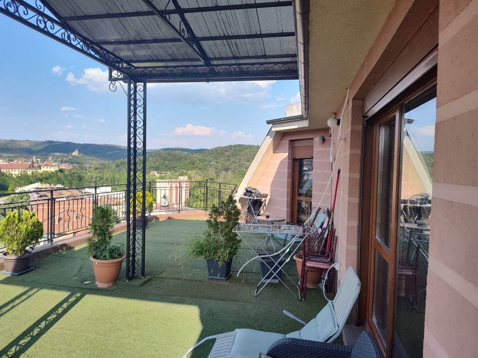 Студио в Центъра под наем