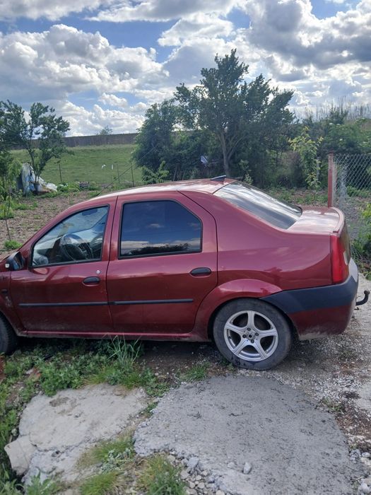 Vând Logan 16. Cu gpl. 2005.