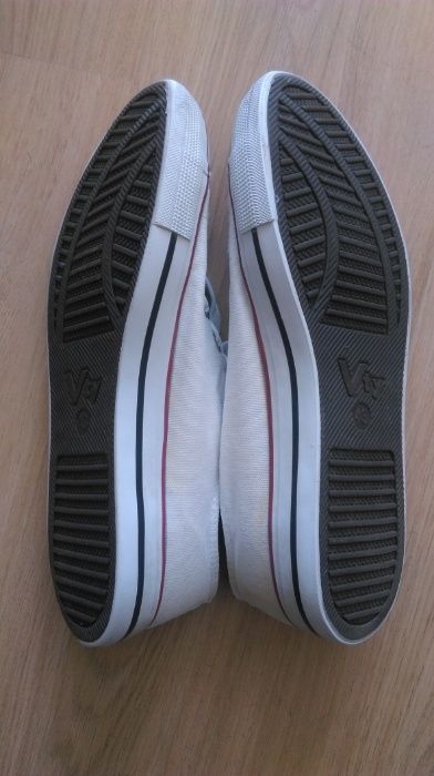 Продавам нови маркови обувки