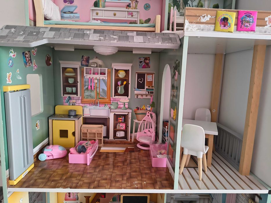 Кукленска къща за Барби